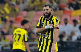 迈阿密国际vs温哥华白浪：梅西PK穆勒；苏亚雷斯替补